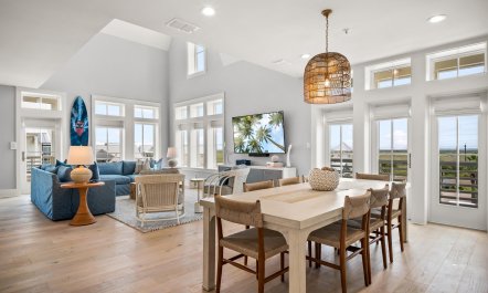 Harbor Horizon Getaway 5