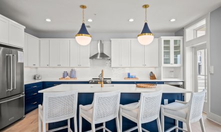 Harbor Horizon Getaway 8