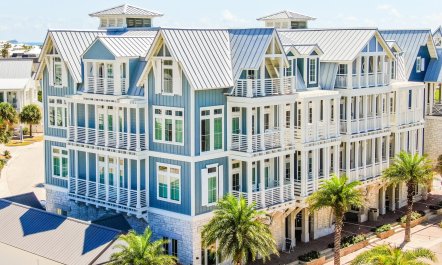 Harbor Horizon Getaway