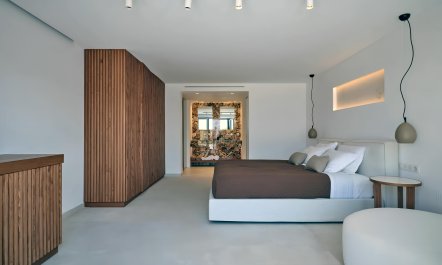 Beachside in Paros 3