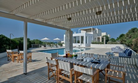 Beachside in Paros 3