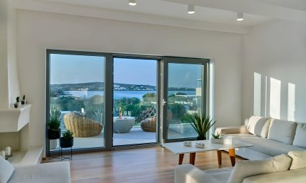 Beachside in Paros 4