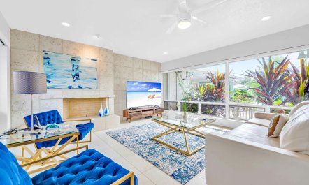 Marine Mansion Hall 1