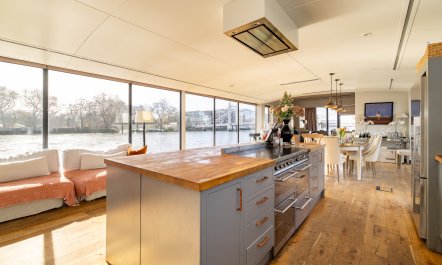 Thamesside Living 7