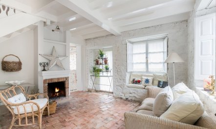 The Angel of the Town 4