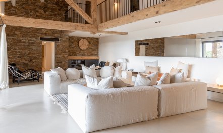 Velvet Villa 1