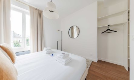 Radiant Paris View 4