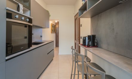 The Italian Lakeview 8