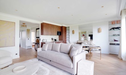 Parisian Terrace View 5