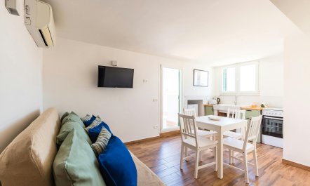 The Naples Terrace 2