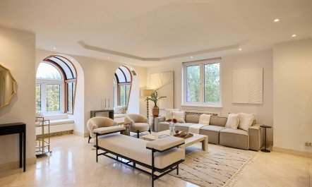 Penthouse Residence 2