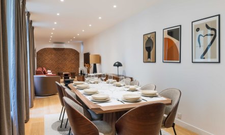 Cosmopolitan & Chic 3