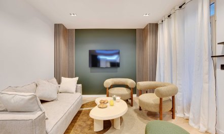 Parisian Courtyard Abode