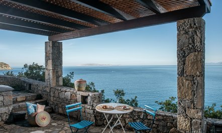 Stone Enclave Retreat 8