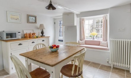 The Thatched Cottage 7