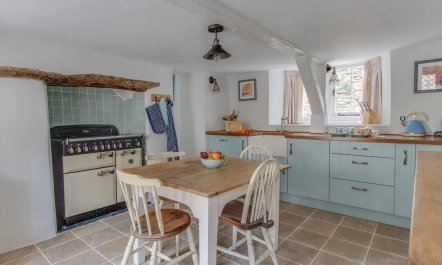 The Thatched Cottage 8