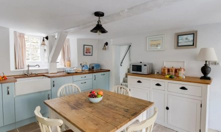 The Thatched Cottage 6