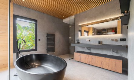 A Mediterranean Muse 9