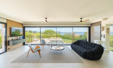 A Mediterranean Muse 1