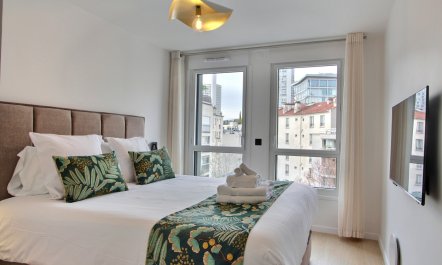 Pleasant Parisian Scene 6