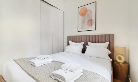 Seine-Side Hideaway 6