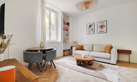 Seine-Side Hideaway 2