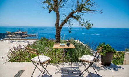 Emerald & Ochre Bay 6