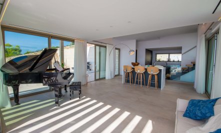 Emerald & Ochre Bay 8