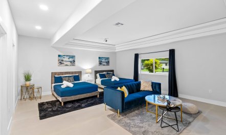 Golden Palms Retreat 8