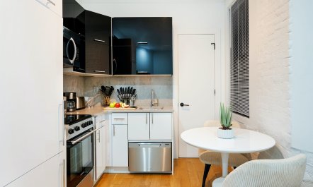 Upper East Side Essence 3