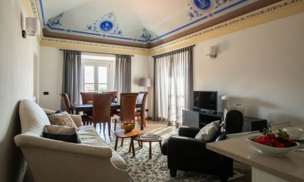 Reflections at the Palazzo 3