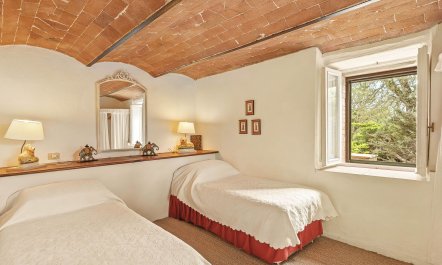 Under the Chianti Sun 9