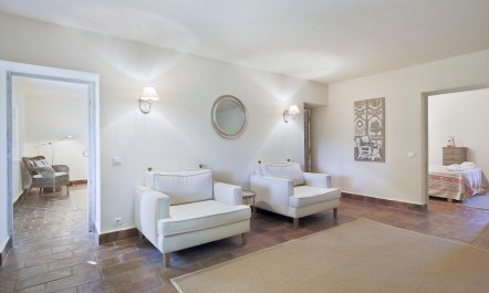 Quiet Provence Stay 9