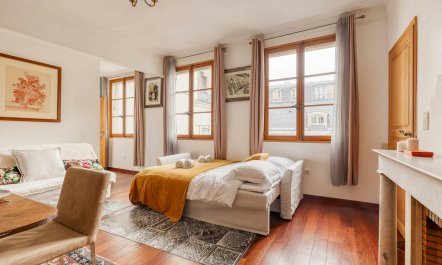 Whispers of Saint-Germain 0