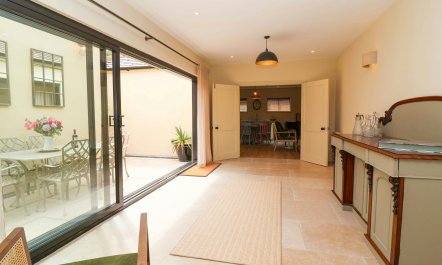 Classic & Timeless 3