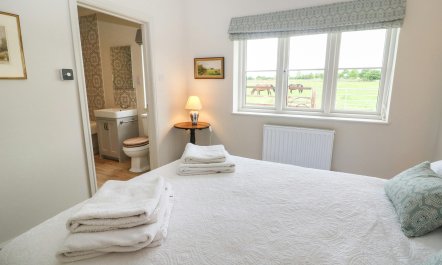 Love in the Cotswolds 7