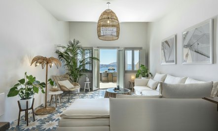 Oia Serenity 7