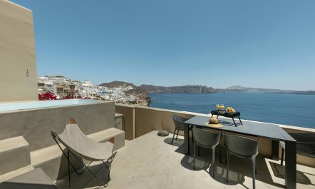 Oia Serenity