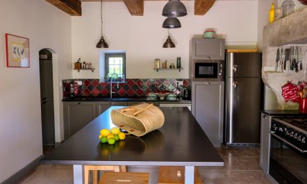 Proven&ccedil;al Peace 1