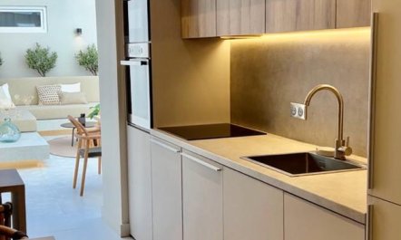 Cosmopolitan Scene 5