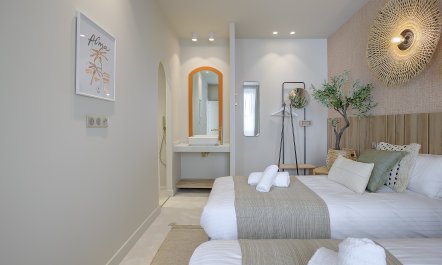 Cosmopolitan Scene 6