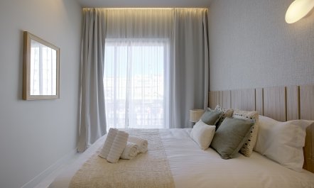 Cosmopolitan Scene 9