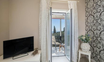 Olive Tree Hideaway 3