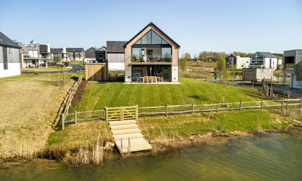 Picturesque Estate 4