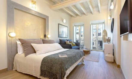 Central Seville Escape 1