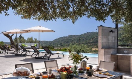 Sicilian Hillside Retreat 8