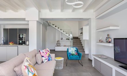 Sicilian Hillside Retreat 4