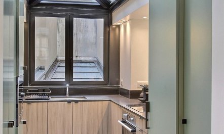 Along the Boulevard 4