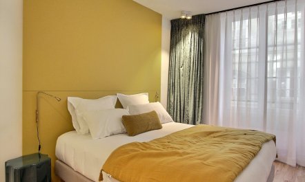 Along the Boulevard 8