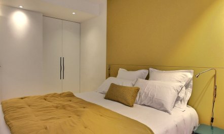 Along the Boulevard 9